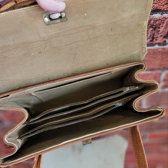 Vintage tooled leather satchel - Picture 4 of 10